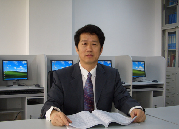 坚持学术本色--访山东大学出版社社长于良春 -