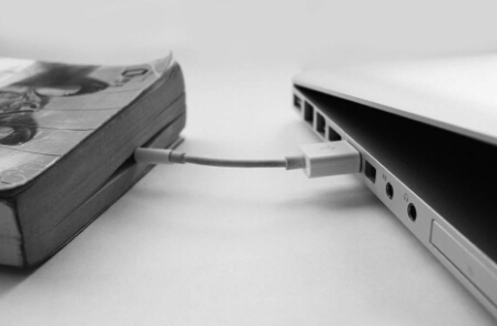 纸质书如何战胜电子书 - 出版论坛 - 中国高校教材图书网