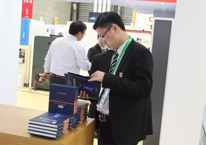 华中科技大学出版社《世界光电经典译丛》亮相