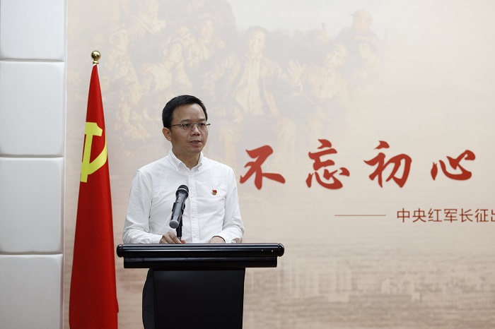 广西师范大学出版社集团党委副书记,总编辑汤文辉发言 (黄国生 摄)