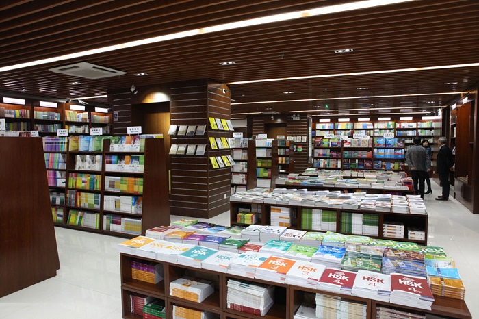 社办书店走红大学出版社抢赢高校市场背后的运营经